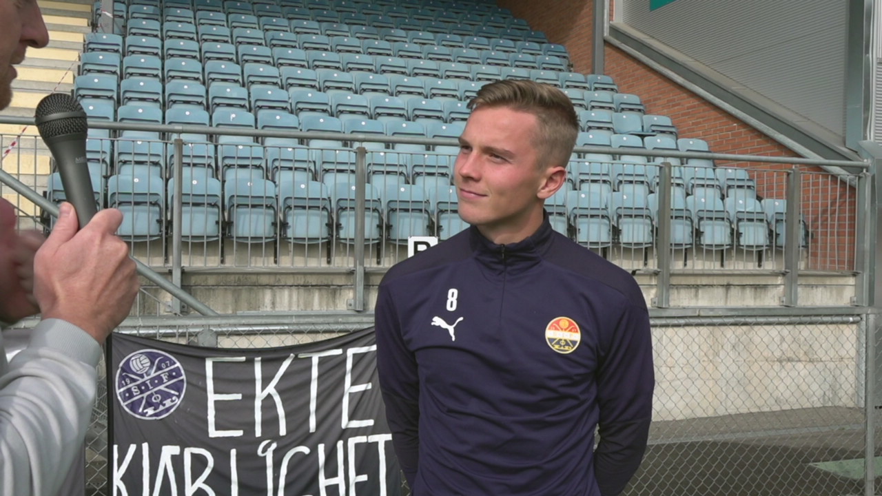 Johan Hove forlenger med SIF